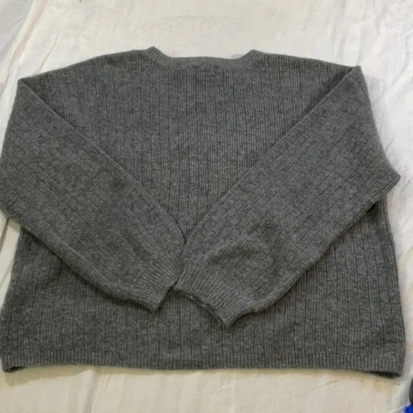 Dkny gray sweater, size XXL - Picture 8 of 10
